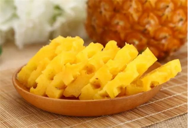 菠蘿長在哪里的 菠蘿產(chǎn)地有哪些地方