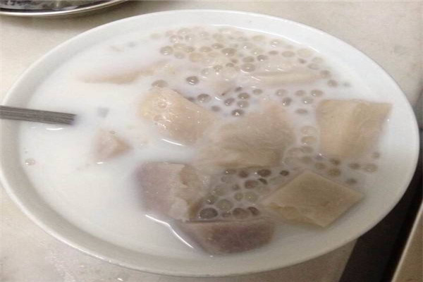 西米露用椰汁還是椰奶好，椰汁的營養和功效