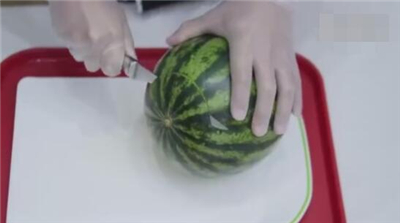 花式水果拼盤做法步驟 制作花式水果拼盤（圖文