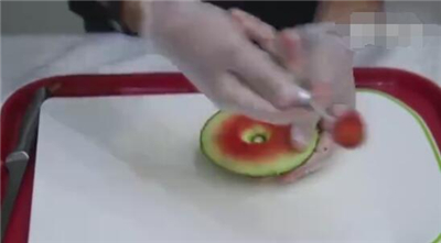 花式水果拼盤做法步驟 制作花式水果拼盤（圖文