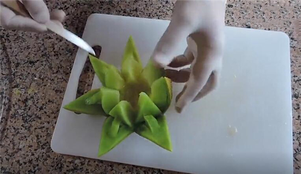 超級(jí)果花水果拼盤制作方法 招待客人就用這樣的水果拼盤