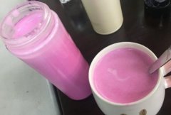 火龍果汁的功效與作用及禁忌，酸牛奶雪香蕉火龍果汁的功效與作用