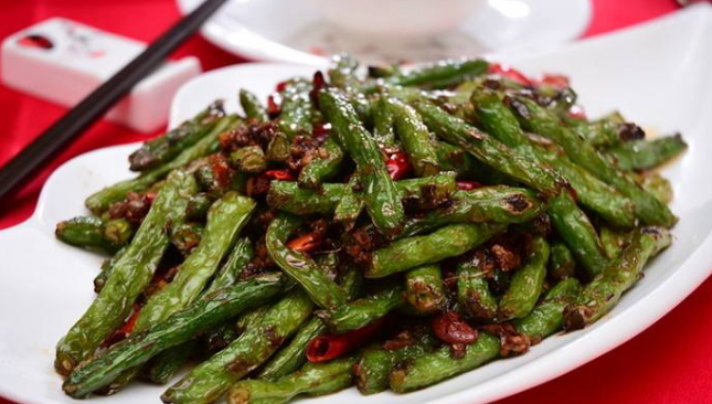 干煸四季豆需要焯水嗎，干煸四季豆怎么炒