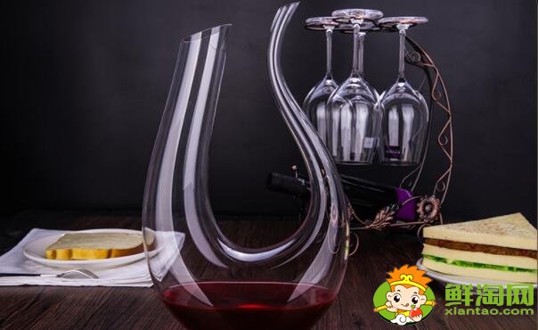 水晶和玻璃醒酒器的區別，醒酒器玻璃的好還是水晶的好