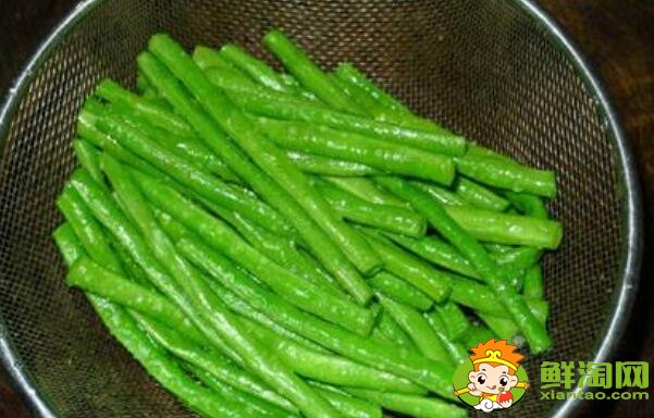 豇豆角可以生吃么，炒豇豆角用焯水嗎竅門