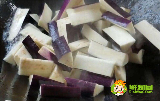 茄子焯水后用過涼水嗎，茄子焯水能防止變色嗎