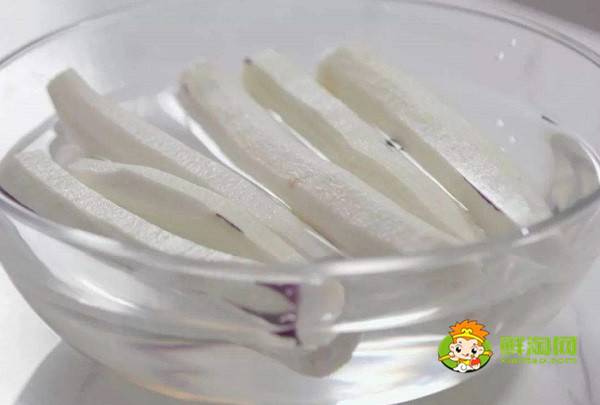 茄子如何防氧化，茄子加點鹽不僅不容易變黑，還更好吃