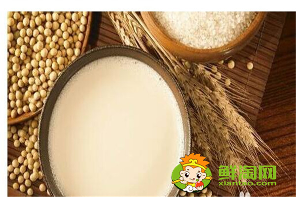 如何用黃豆做豆?jié){，手磨豆?jié){和機(jī)器做的豆?jié){哪個(gè)好