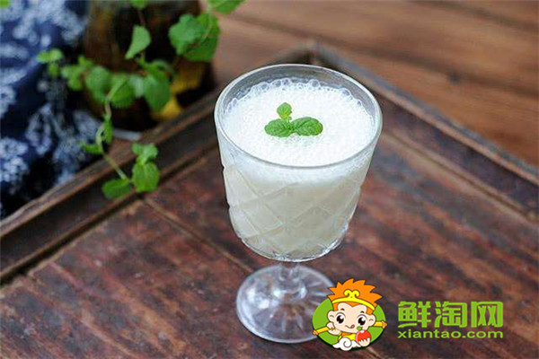 如何用黃豆做豆?jié){，手磨豆?jié){和機(jī)器做的豆?jié){哪個(gè)好