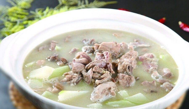 冬天羊肉燉什么滋補