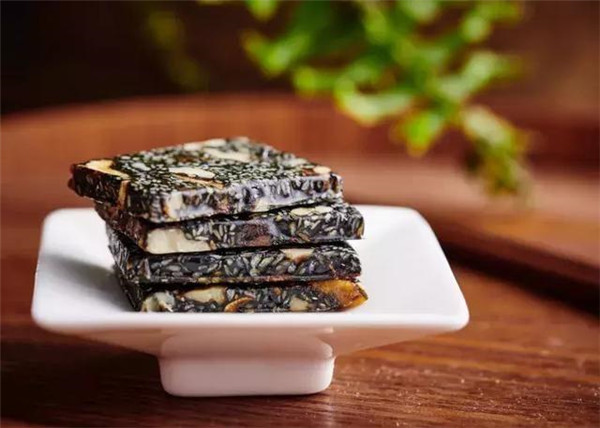 阿膠糕能用鐵鍋熬制嗎